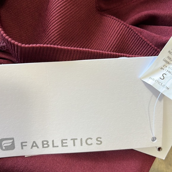 NWT Fabletics Seamless High-Waisted Solid Capri - Picture 3 of 5